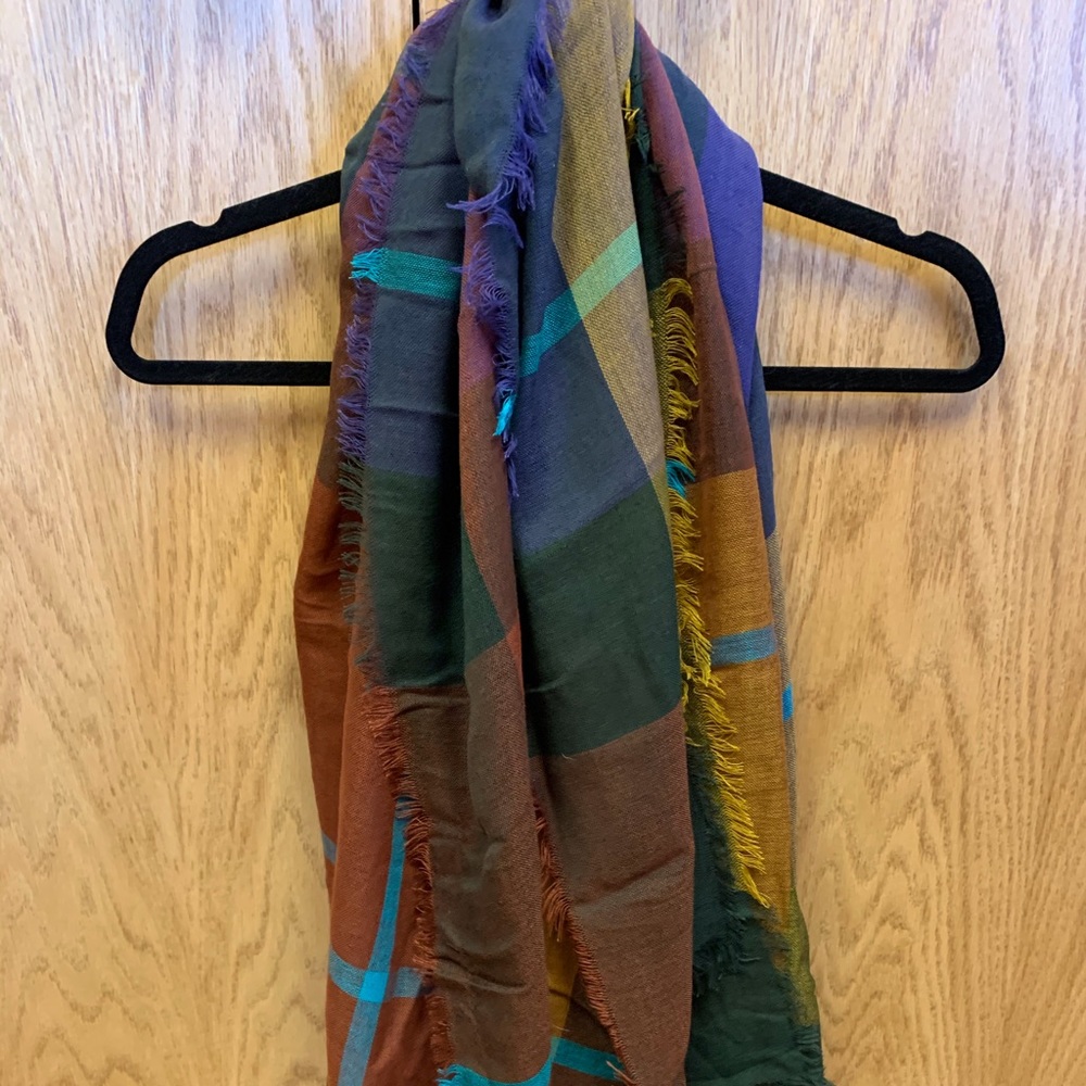 Scarves - Picture 3 of 4